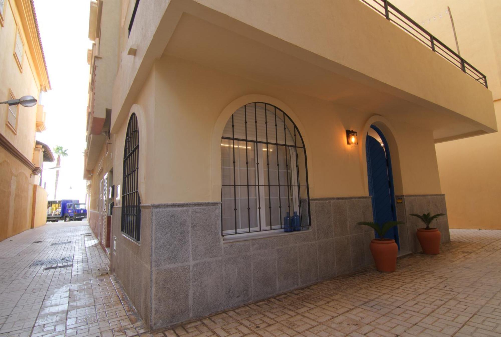Mara'S Apartments Torremolinos La Mar - Beachfront Tiny House - Bajondillo Exterior photo